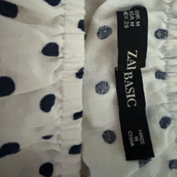 🦋Open shoulder Zara Blouse 🦋 - Picture 3 of 3